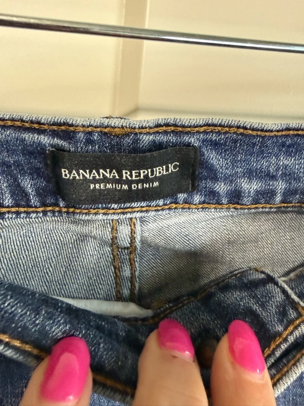 Banana Republic Woman’s girlfriend Blue Denim Jeans 33L